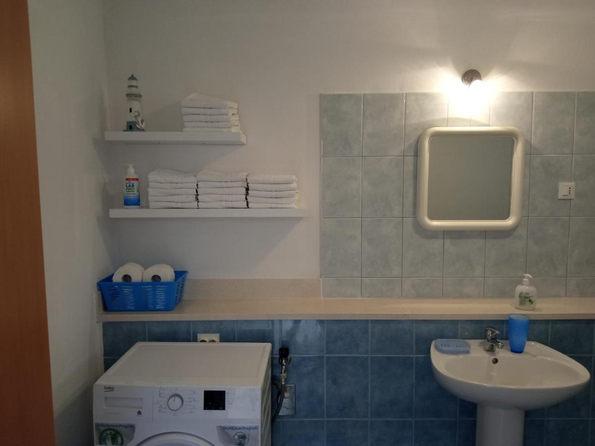 Apartment Viola Supetar Buitenkant foto
