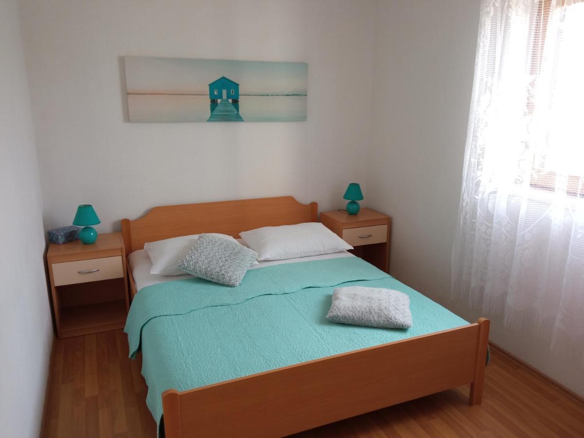 Apartment Viola Supetar Buitenkant foto