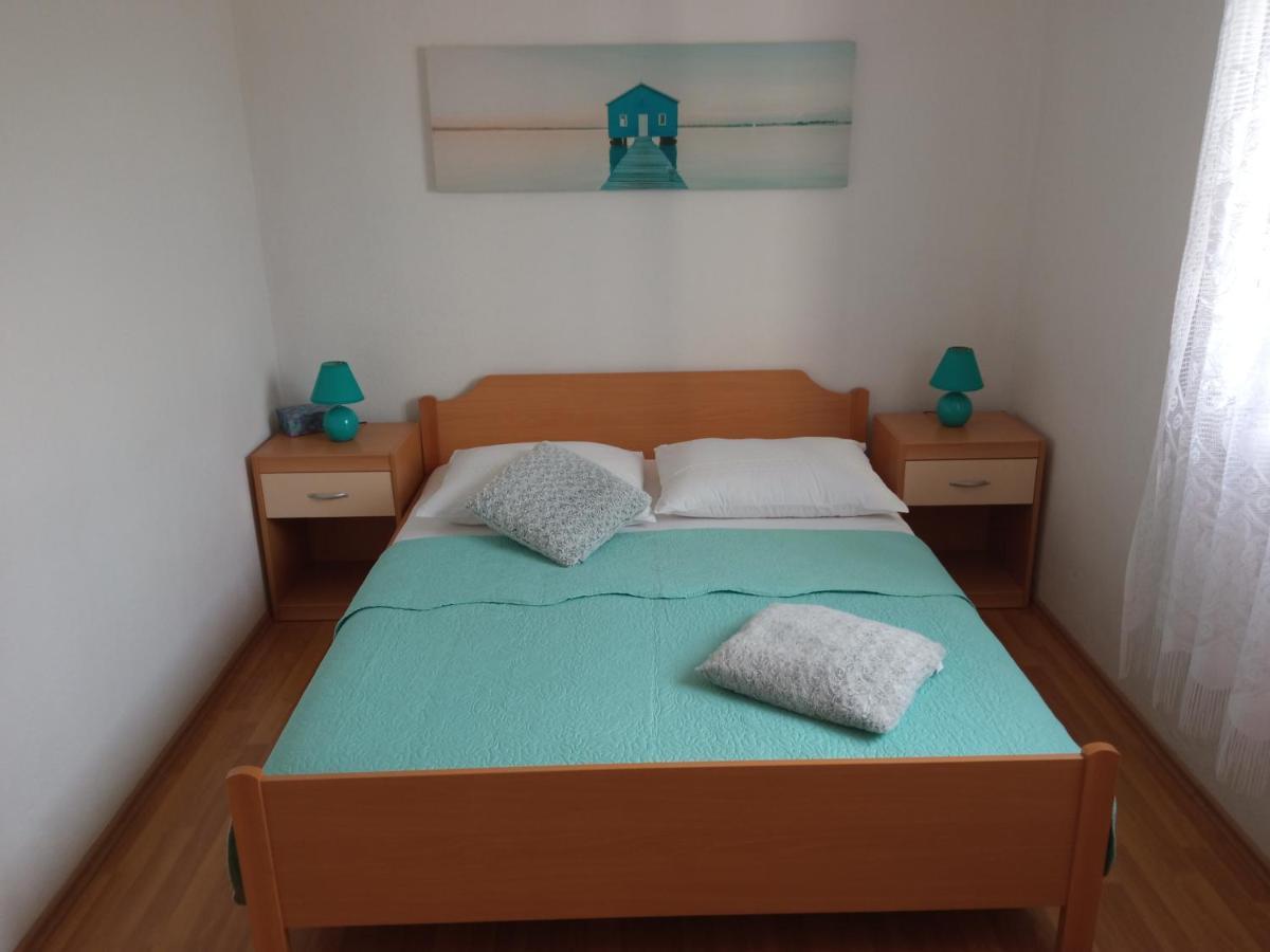 Apartment Viola Supetar Buitenkant foto