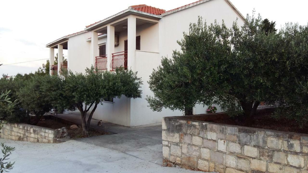 Apartment Viola Supetar Buitenkant foto
